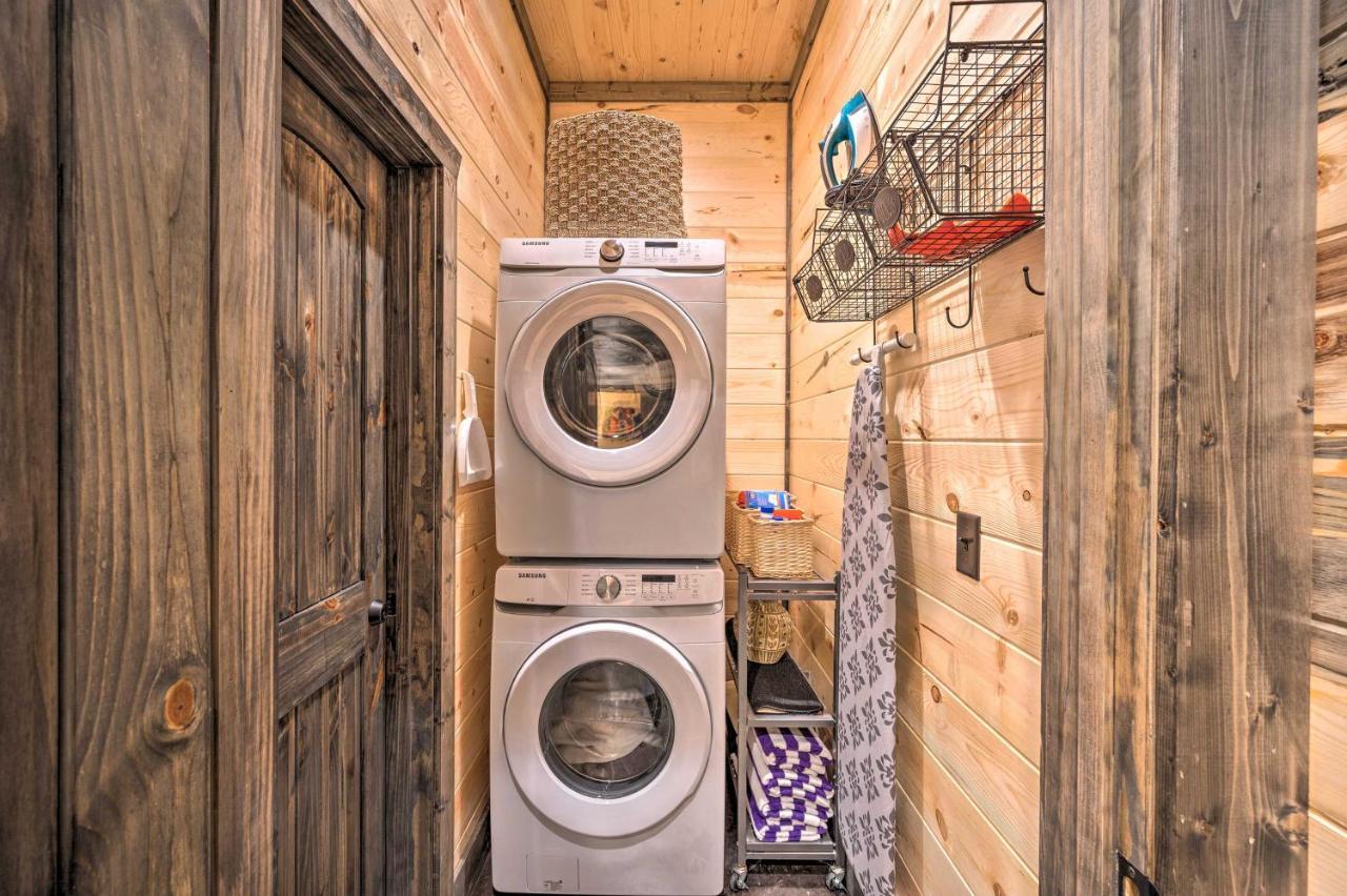 Luxury Cabin In The Woods With Hot Tub And Yard Games! 布罗肯鲍 外观 照片