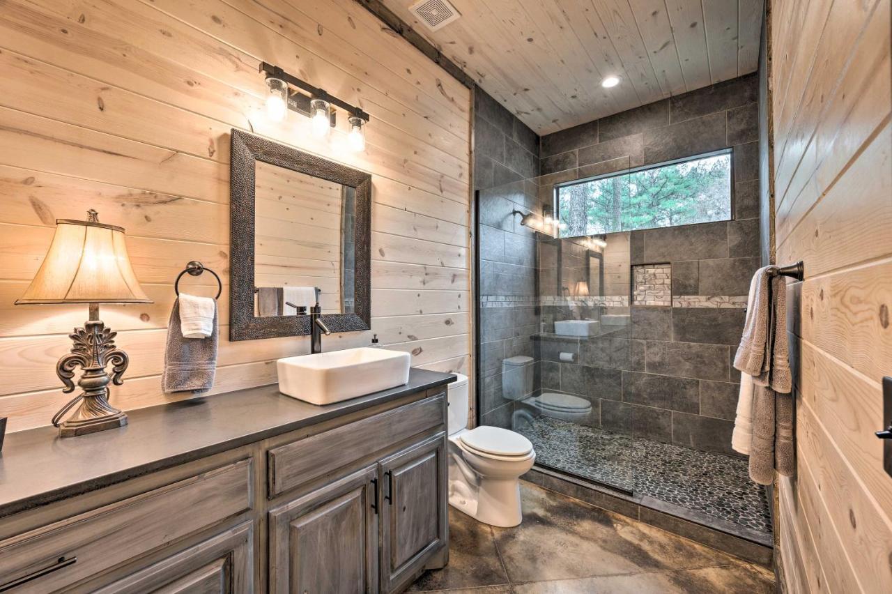 Luxury Cabin In The Woods With Hot Tub And Yard Games! 布罗肯鲍 外观 照片